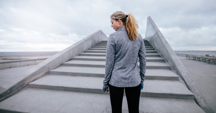 shutterstock_569539333 Quer avançar? Recue