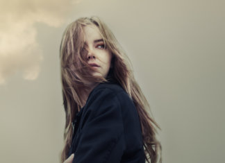 Você sempre valerá pouco para quem não te merecer