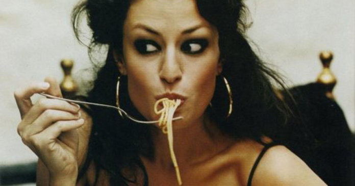 Eu não quero nenhum homem comendo na palma da minha mão