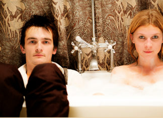 Não existe a pessoa certa. Mas existe a pessoa que você sabe que não é a errada