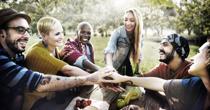 shutterstock_378764443 Como estamos nos relacionando?