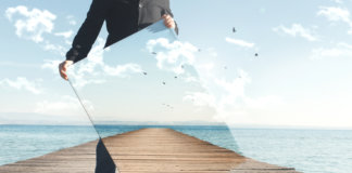 “É preciso transver o mundo”