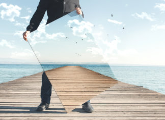 “É preciso transver o mundo”