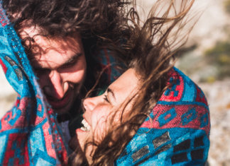 Somos muitas metades no meio de poucos inteiros