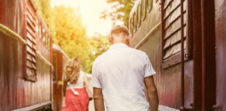 Nos ensinaram desde criança: para cicatrizar uma ferida, basta não mexer Nos ensinaram desde criança: para cicatrizar uma ferida, basta não mexer