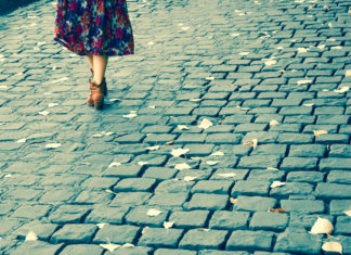 A falta de diálogo transforma pessoas próximas em meros desconhecidos