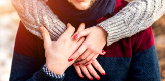 Relacionamento não é cura para a solidão, não é fórmula para ser feliz.