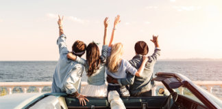 Há amigo mais chegado que um irmão. Há amigo mais chegado que um irmão.