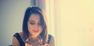 Quanto menos a gente se arma, mais a gente se ama.