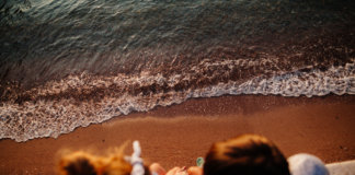 Bom mesmo é segurar quem não te larga e ficar onde te querem