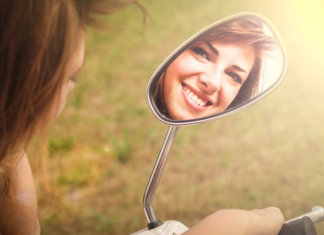 Sabe aquele amor que você tanto procura? Pode estar no espelho que você nunca olha