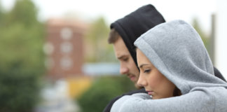 Forçar um amor é inútil, mas forçar um rompimento pode nos salvar