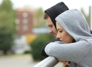 Forçar um amor é inútil, mas forçar um rompimento pode nos salvar