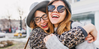 Tem gente que te abraça e te reinicia