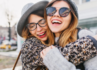 Tem gente que te abraça e te reinicia