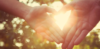 “Duas pessoas que se amaram muito têm que ser amigas, senão o mundo fica cruel demais” “Duas pessoas que se amaram muito têm que ser amigas, senão o mundo fica cruel demais”