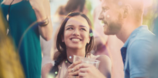 Quem ama não sente culpa. Mesmo quando o ser amado já tem outro alguém. Quem ama não sente culpa. Mesmo quando o ser amado já tem outro alguém.