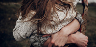 Às vezes a gente só quer um abraço que diga que vai ficar tudo bem