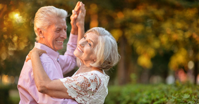 Untitled-design-6 Como se manter jovem quando se é velho