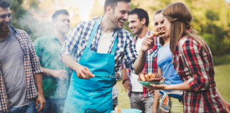 Mais vale uma panqueca com gente verdadeira do que um caviar com gente interesseira
