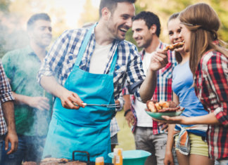Mais vale uma panqueca com gente verdadeira do que um caviar com gente interesseira