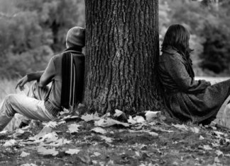 Amor é uma coisa. Estar acompanhado é outra.