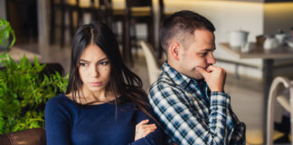 Não é preciso encostar a mão no outro para violentá-lo Não é preciso encostar a mão no outro para violentá-lo