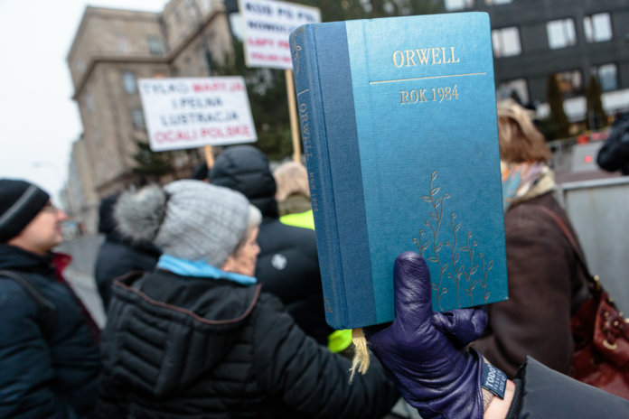 1984, de George Orwell: distopia ou realidade próxima?