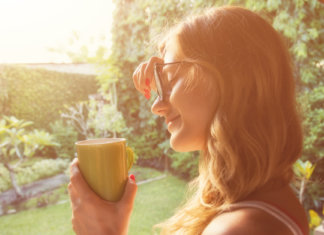 Tô solteira porque não escondo os meus inteiros