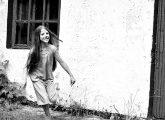 O importante não é a casa onde moramos. Mas onde, em nós, a casa mora.