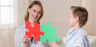 Nossas crianças gostam de ser nossos filhos perto de outras pessoas