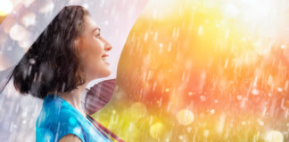 É que viver sem sentimento não tem o menor sentido. É que viver sem sentimento não tem o menor sentido.