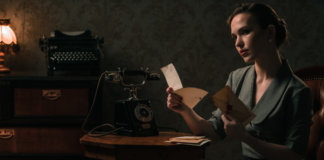 Um bilhete. Um bilhete.