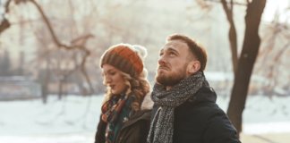 Por que tantas pessoas andam mendigando amor? Por que tantas pessoas andam mendigando amor?