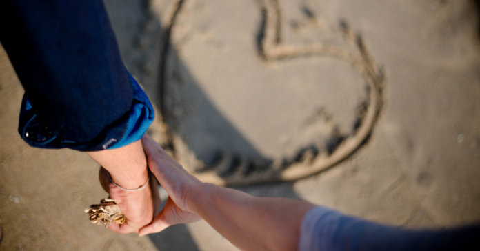 Untitled-design-31 Como saber se alguém te ama de verdade