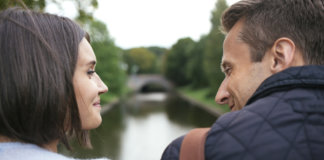 “Senta aqui e vamos falar de nós”