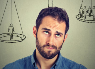 Penso, logo não odeio quem pensa diferente de mim.