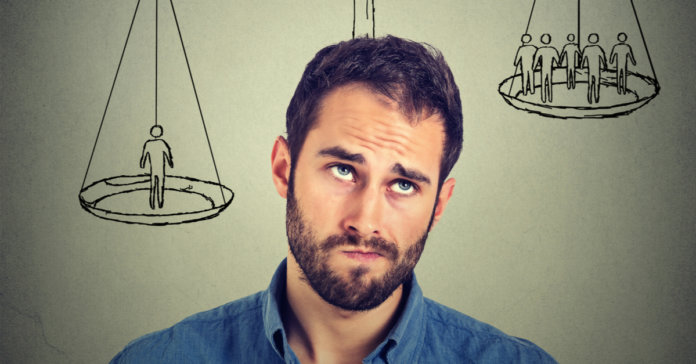 Penso, logo não odeio quem pensa diferente de mim.