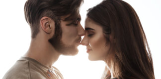 Aprecio quem diz que tudo vai dar certo, mas amo quem diz que ficará comigo, mesmo que tudo dê errado