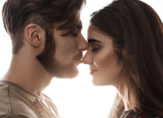 Aprecio quem diz que tudo vai dar certo, mas amo quem diz que ficará comigo, mesmo que tudo dê errado