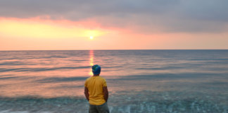 Tire o pé. Até a alma que é eterna não vive sem férias. Tire o pé. Até a alma que é eterna não vive sem férias.