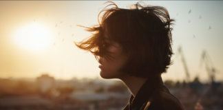 A solidão e o orgulho: uma relação bem íntima.