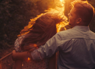 Nossas digitais ficam tatuadas na alma de quem tocamos