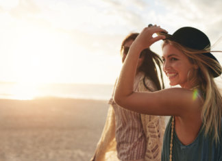 Amizade é coisa valiosa. Afaste-se dos interesseiros.