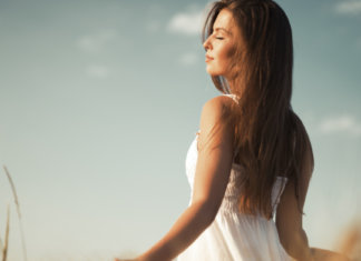 Sou de dar o coração antes do corpo, a alma inteira antes do sorriso.