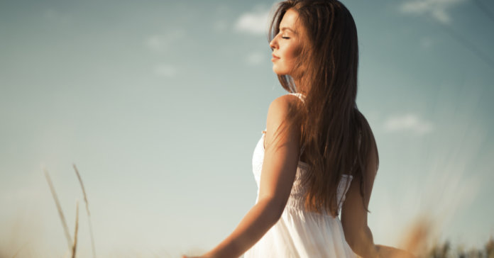 Sou de dar o coração antes do corpo, a alma inteira antes do sorriso.