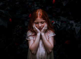 A ansiedade é uma criança assustada que acredita em grandes monstros