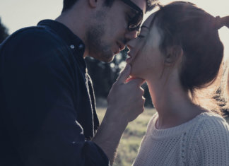 O bom senso alerta: se ele não te assume, vocês não têm um relacionamento