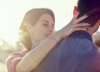 Amor mole em alma dura, tanto bate até que… fura