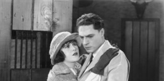 Quem insiste pelo  amor do outro acaba desistindo da própria dignidade.